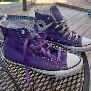 Converse high tops/ women's size 7